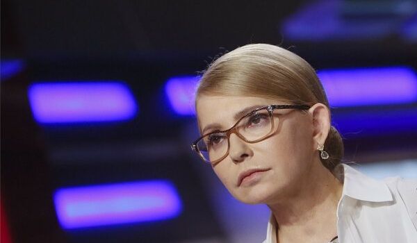 Тимошенко подала заявление в Госбюро расследований с обвинениями в адрес Порошенко, Коболева и Гройсмана
