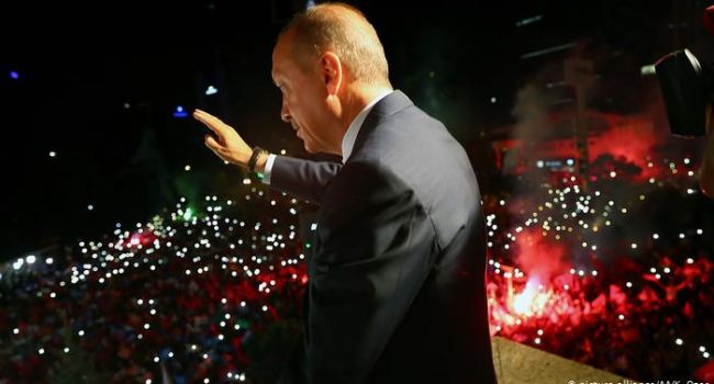 Эксперт: конец эпохи Эрдогана начинается со Стамбула – ставленник президента Турции с разгромом проигрывает на выборах
