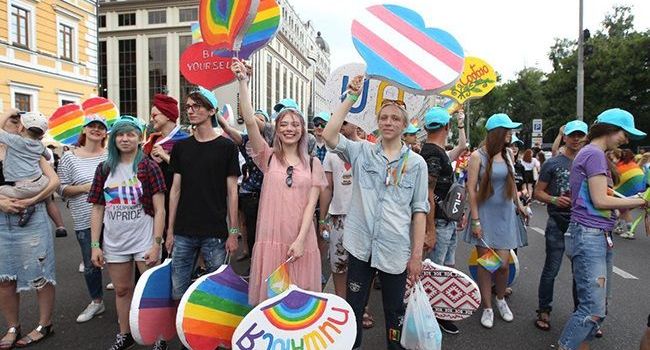 Юсупова: гей-парады поддерживаем, но забываем выйти в защиту матерей-одиночек, людей, подвергающихся насилию, в поддержку сирот