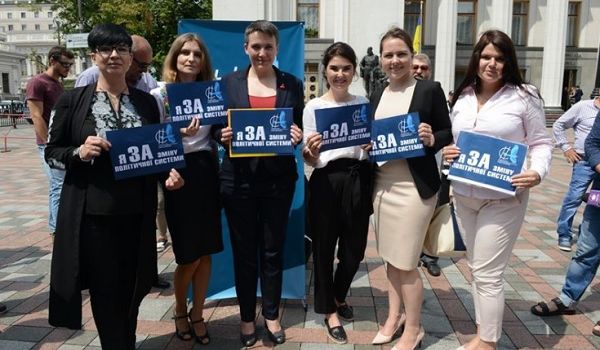 Сестры Савченко баллотируются на выборы в ВР по мажоритарному округу в Донецкой области