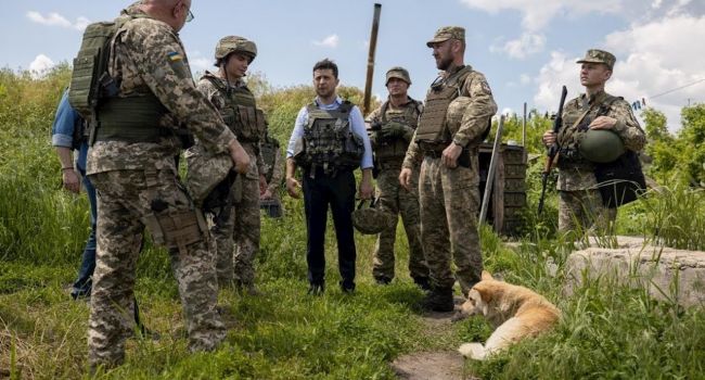 Тыщук: вчера Зеленский фактически приступил к отводу украинских войск с территорий, которые были уже отвоеванные у оккупанта