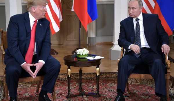 В России озвучили версию Кремля о переговорах Путина и Трампа 