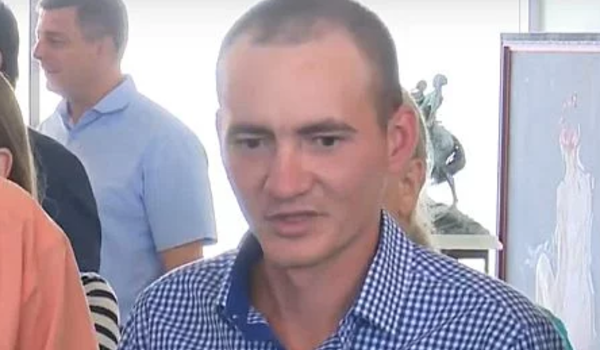 Бывший пленный «Л/ДНР» встретился с родителями: СБУ показала видео задержания Дмитрия Великого 