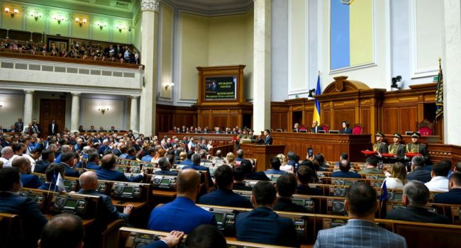 Эксперт предостерег Зеленского от полной отмены депутатской неприкосновенности в Украине
