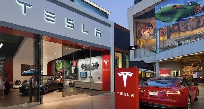 Уход главного инженера и огромные убытки - перспективы компании Tesla пока видятся достаточно мрачными