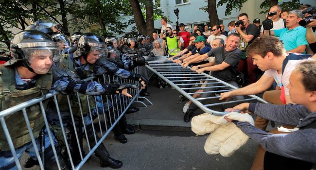  «На митинге в Москве были иностранные гастролёры»: Пропагандистский политтехнолог сделал странное заявление