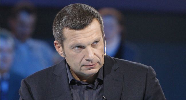 «Навальному повезло – она ясновидящая»: Соловьев посмеялся над заявлением личного врача оппозиционера