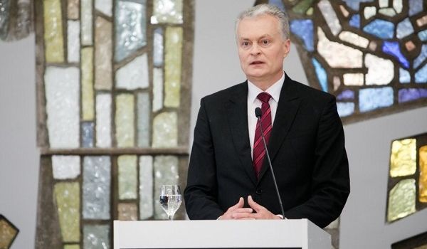 Президент Литвы не намерен говорить с Путиным до завершения эскалации в Украине 
