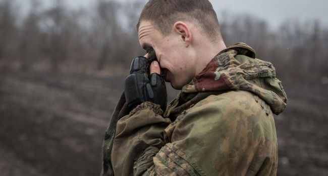 «Из-за неосторожного обращения с оружием»: на Донбассе погиб боец ООС, три получили ранения