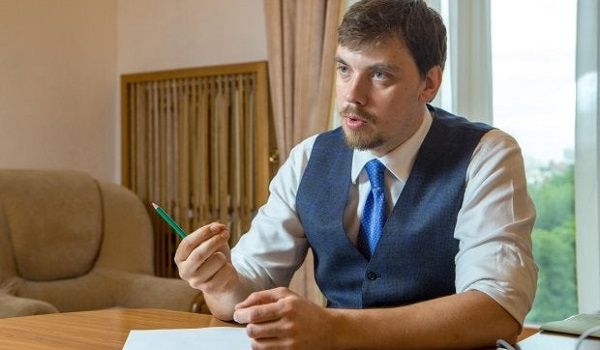 СМИ: Зеленский окончательно определился с кандидатурой на должность премьер-министра 