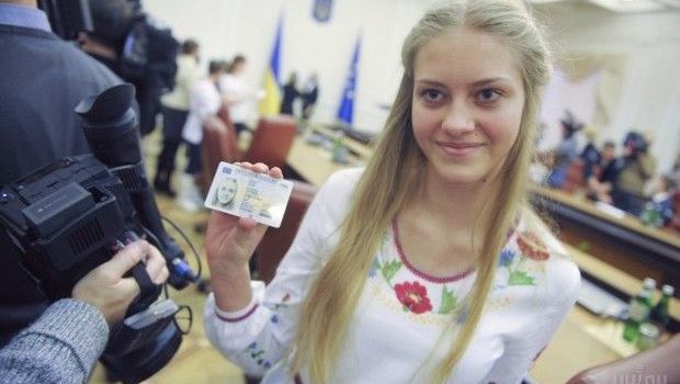 Боевики «ДНР» начали «охоту» на подростков с украинскими паспортами