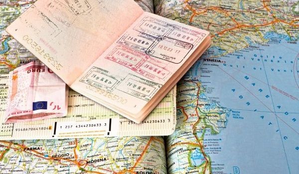 Германия начала выдавать шенгенские визы жителям «Л/ДНР» с паспортами РФ: подробности скандала 