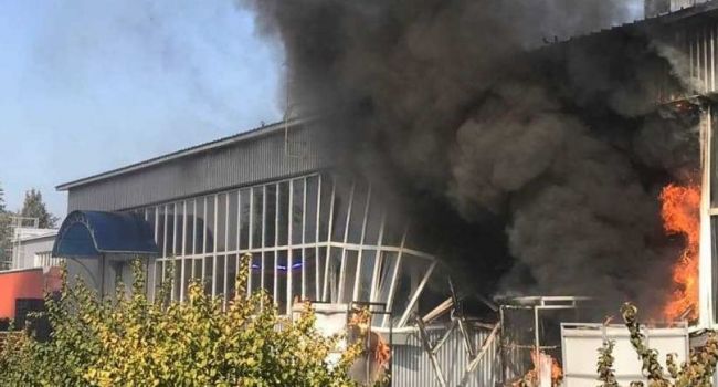 Из-за сильного взрыва на заводе в Сумах пострадало много людей – полиция 