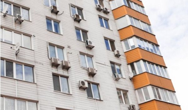 Прямо на глазах у сына: в Киеве больная раком женщина покончила с собой