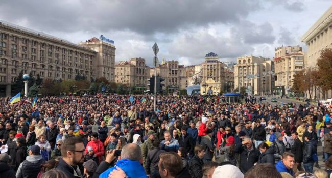 Журналист: ситуация, которая сегодня в Украине, чем-то напоминает конец правления Януковича