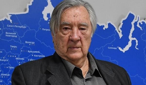 «Великолепные и прекрасные»: российский писатель поразил диким заявлением о репрессиях Сталина 