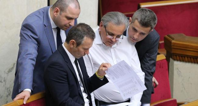 «Украина потеряет новые территории»: Политолог резко отреагировал на предложение партии «Голос» выйти из Минских договоренностей