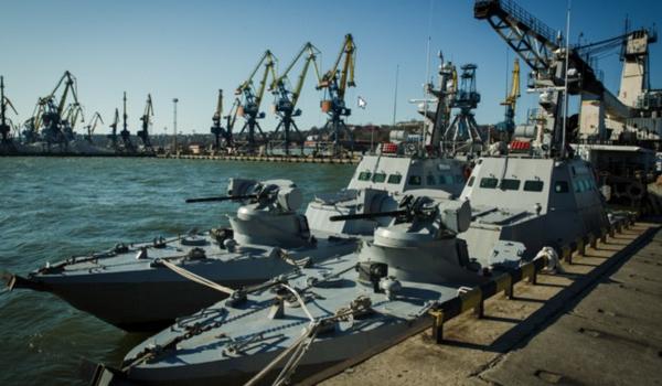 «Держите под контролем гаденышей»: украинский катер в Азовском море не на шутку взбудоражил россиян 