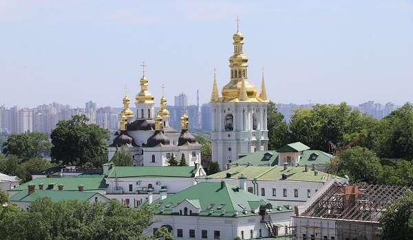 Коронавирус не отступает в Киево-Печерской Лавре: заразились еще 20 семинаристов 