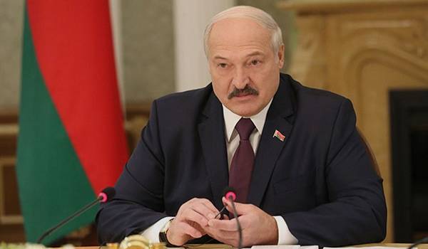 Научились справляться с этой проблемой: Лукашенко похвастался, что не ввел в Беларуси карантин 