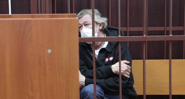 «Готов усыновить детей погибшего»: адвокат Ефремова сделал новое заявление относительно смертельного ДТП с актером 