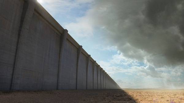 Из-за урагана «Ханна» частично снесло «стену Трампа» возле границы с Мексикой 