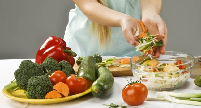 «И вегетарианство в том числе»: эксперты рассказали о влиянии самых опасных, но эффективных диет 