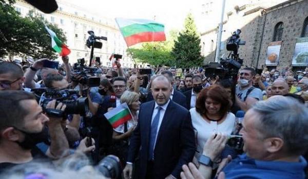 В Болгарии не утихают протесты с требованием отставки власти 