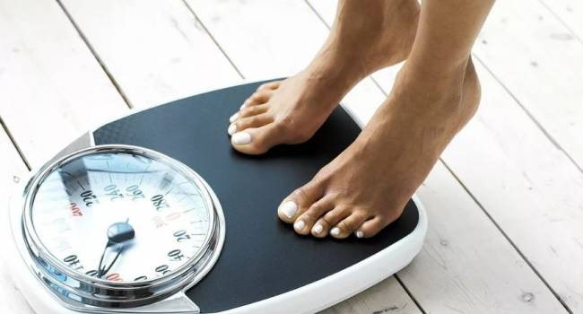 «Только благодаря отличному метаболизму»: ученые назвали тип людей, которые могут объедаться и не набирать вес 