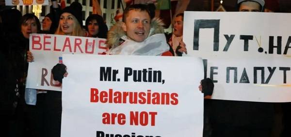 Сенатор из США: Путин может повторить в Беларуси украинский сценарий 