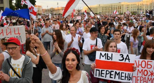 «Нужно, чтобы совпали три фактора»: Октисюк объяснил, в каком случае к власти в Беларуси может прийти оппозиция