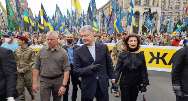 «Убийца патриотов во главе тех, кого не убил»: Касьянов разместил в соцсети фото Порошенко на Марше Независимости
