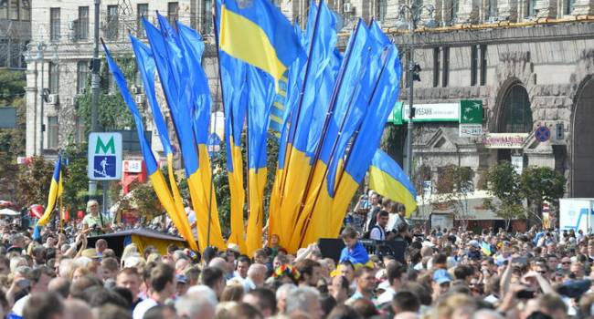 «За годы независимости Украина установила абсолютный мировой рекорд»: журналист заявил о падении ВВП на 35% 