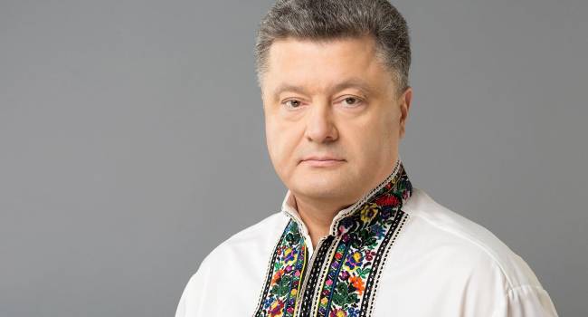 «Если вы действительно любите Украину»: Порошенко призвал украинцев смотреть патриотические телеканалы, где нет фейков и «пятой колонный» Кремля