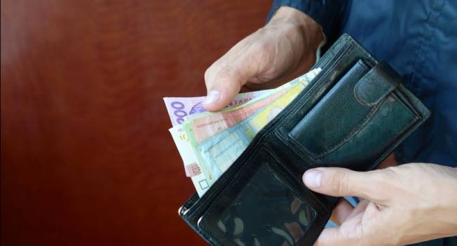   «Продолжает уменьшаться»: в Госстате заявили о сокращении средней заработной платы в Украине