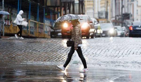 Неблагоприятные условия: украинцев предупредили о существенном ухудшении погоды завтра 