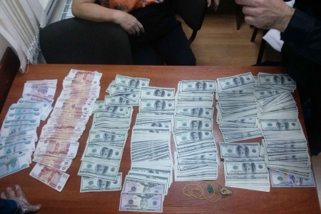 В Харьковской области задержали украинца, который пытался вывезти из страны около миллиона долларов 