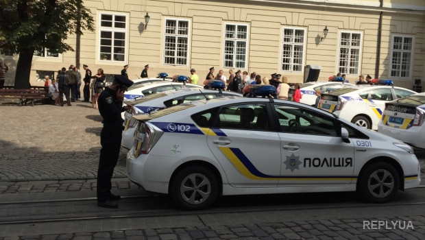 Во Львове приняли присягу полицейские патрульной службы
