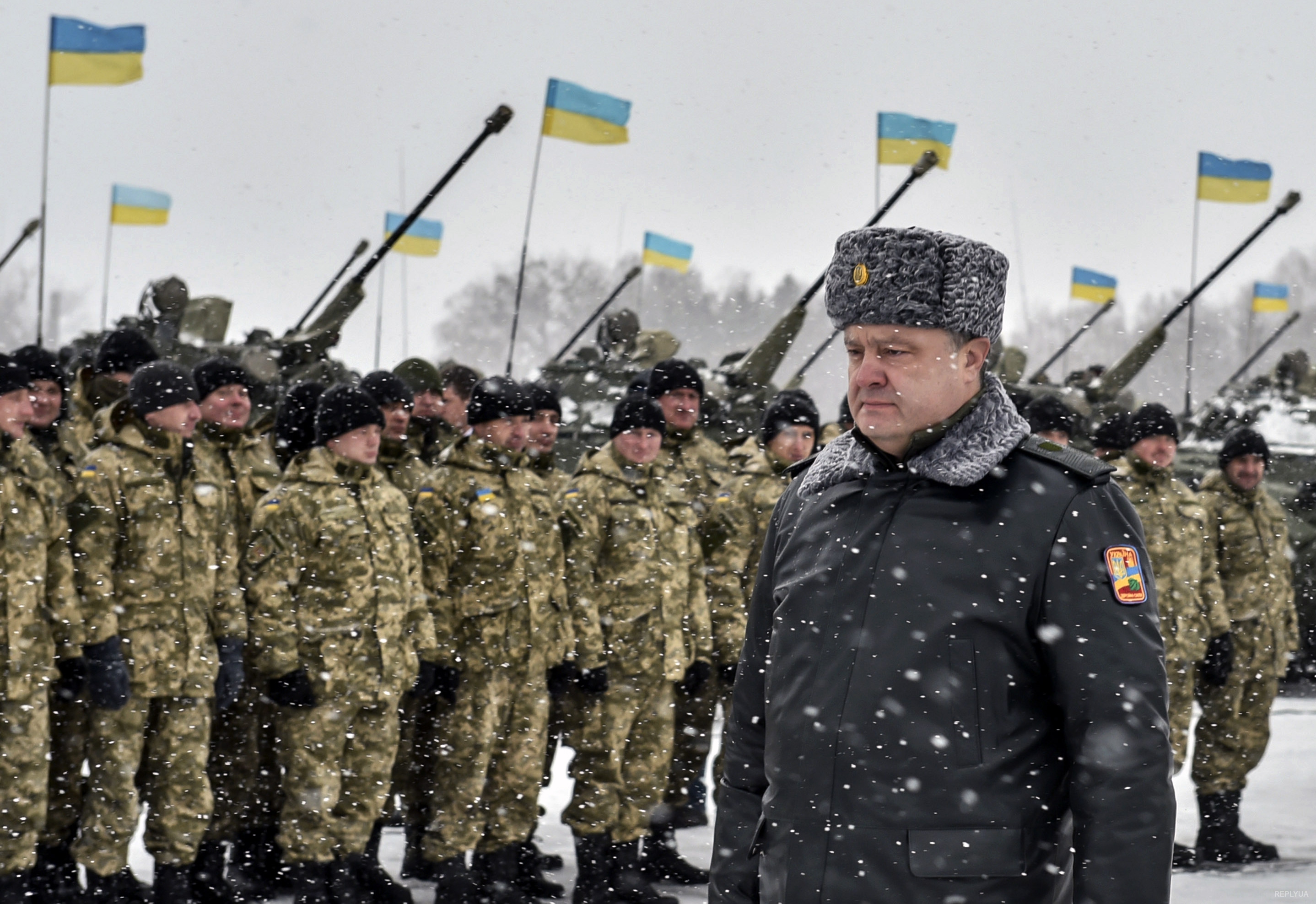 Отправят ли войско украине. Армия Украины. Порошенко в армии. Армия России на Украине.