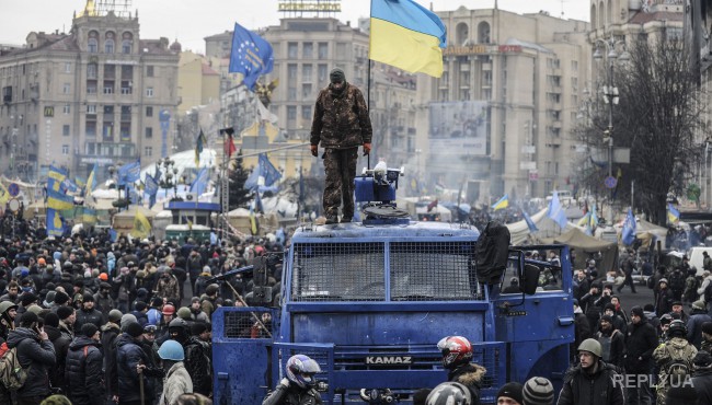 Сохранить и передать историю: в Киеве презентовали книгу о Майдане
