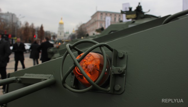 В Киеве презентовали новые образцы военной техники - фоторепортаж
