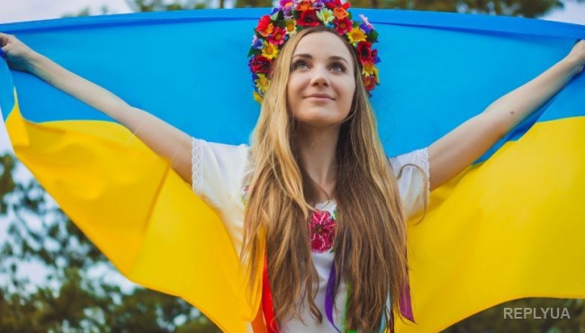 Опрос: украинцы гордятся своим гражданством и страной