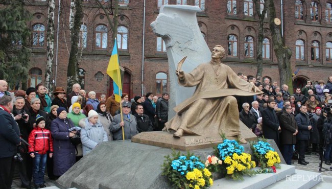 Сегодня в Львове открыли памятник автору гимна Украины