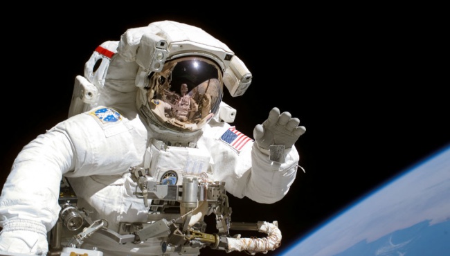 Американские астронавты готовятся к длительному пребыванию в открытом космосе