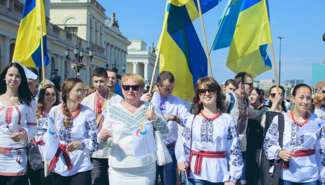Опрос в Украине: люди ждут от государства только денег