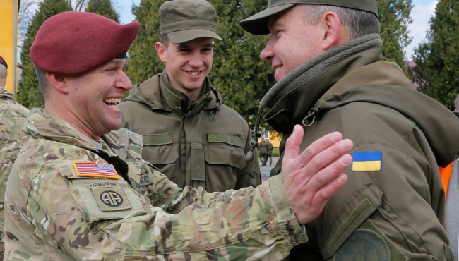 США прислали Украине помощь для военных