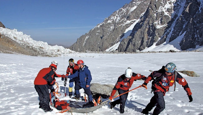 Спасатели из РФ завершили операцию по поиску украинских альпинистов на Эльбрусе