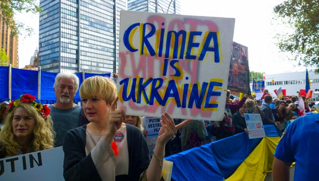 Эксперт: Киев сможет вернуть Крым через Гаагский суд