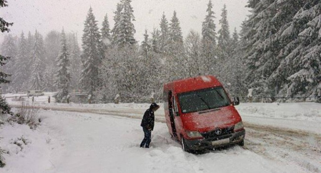 Синоптики: в Закарпатье сход снежных лавин и сильнейшие снегопады