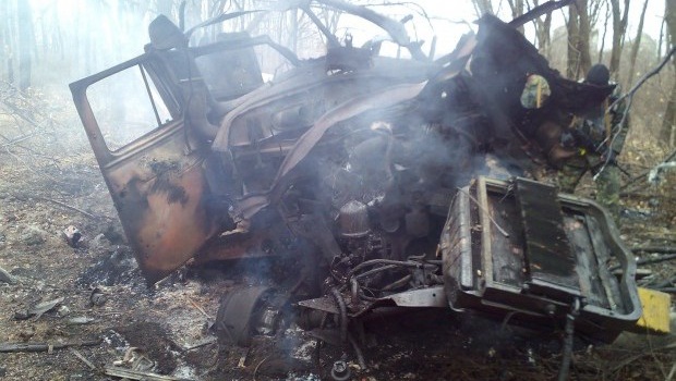 На Донбассе подорвался автомобиль, провозивший продукты для военных